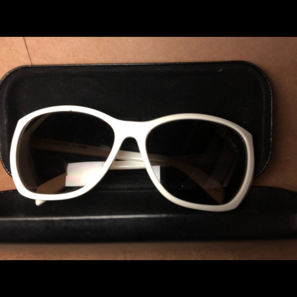FENDI SUNGLASSES - Picture 1 of 3